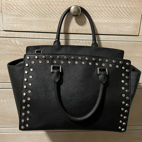 Michael Kors Selma studded bag - Picture 2 of 4